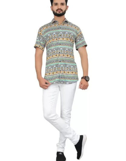 Men Regular Fit Printed Spread Collar Casual Shirt